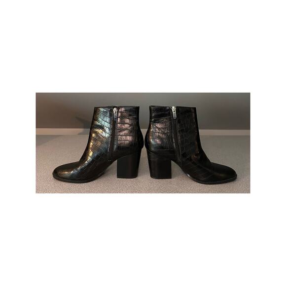 Nine West Size: 7 Vivy Ankle Booties Faux Snakeskin Black Chunky Heel Almond Toe - Picture 4 of 11